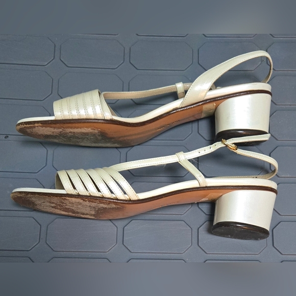 Ferragamo Italian chunky heel strappy sandals Champagne pearlescent sz 7 AA - Picture 3 of 9